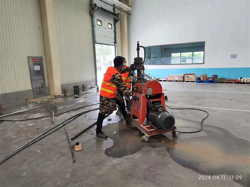 柏乡厂房地面下沉塌陷注浆加固施工